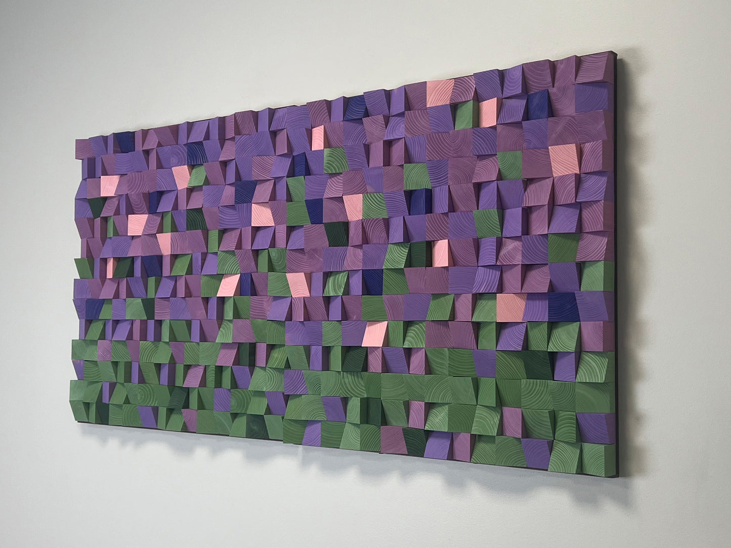 Handmade wooden wall decoration inspired by lavender fields, painted in soft purple and green tones.